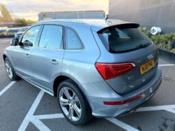 
										2011 Grey Audi Q5 full									