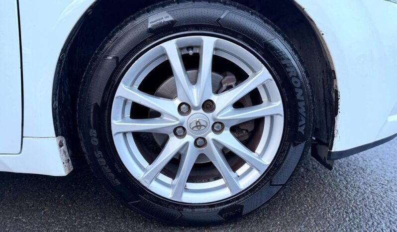 
								2010 Toyota Avensis full									