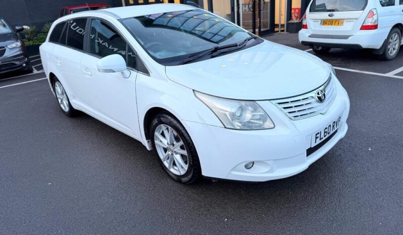 
								2010 Toyota Avensis full									