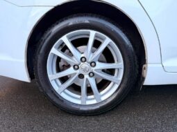 
										2010 Toyota Avensis full									