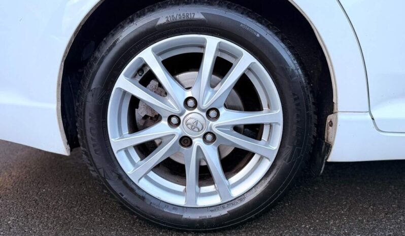 
								2010 Toyota Avensis full									