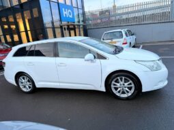 
										2010 Toyota Avensis full									
