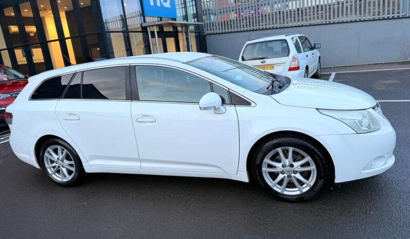 
								2010 Toyota Avensis full									
