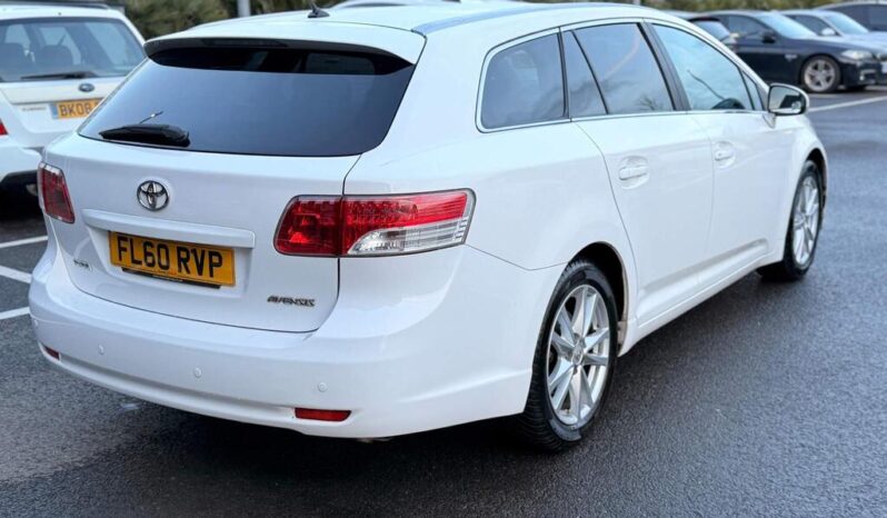
								2010 Toyota Avensis full									