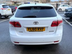 
										2010 Toyota Avensis full									