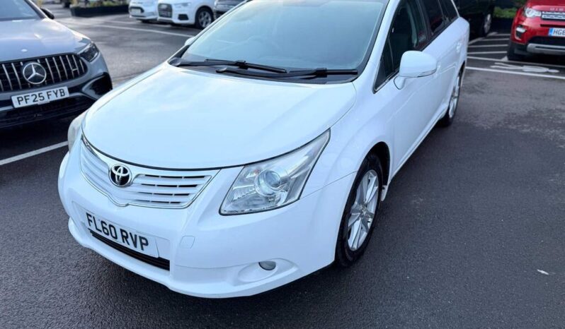 
								2010 Toyota Avensis full									