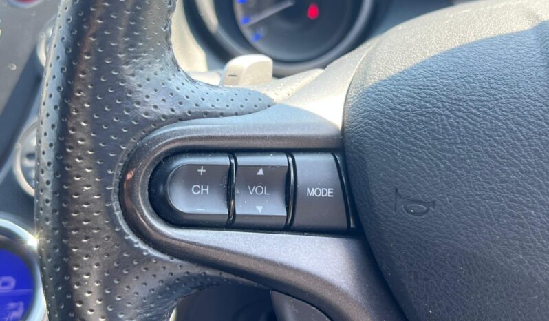 
								Honda Jazz HS (2011) full									