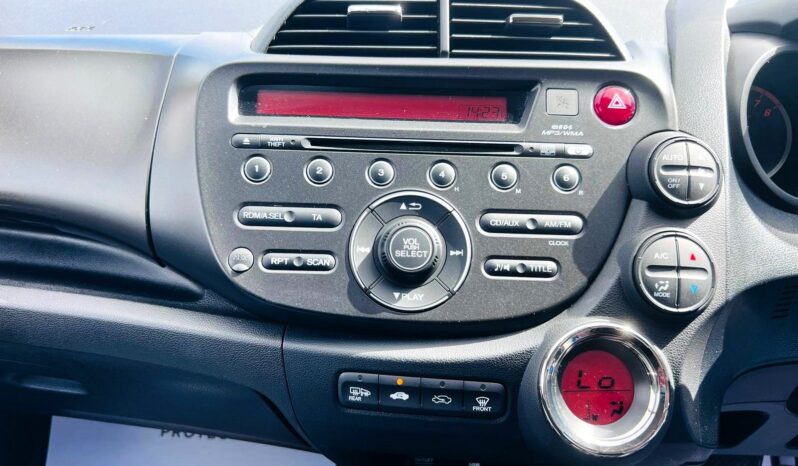 
								2015 Honda Jazz 1.4 full									