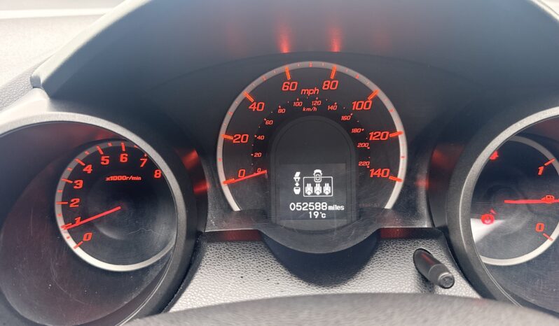 
								2015 Honda Jazz 1.4 full									