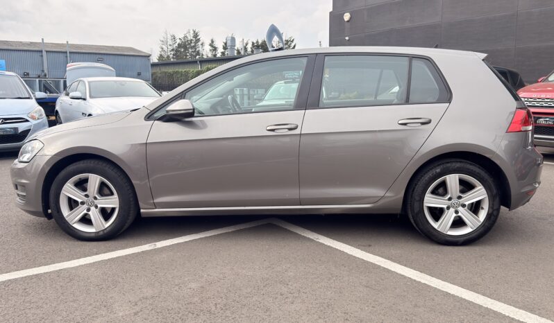 
								2016 Volkswagen Golf full									