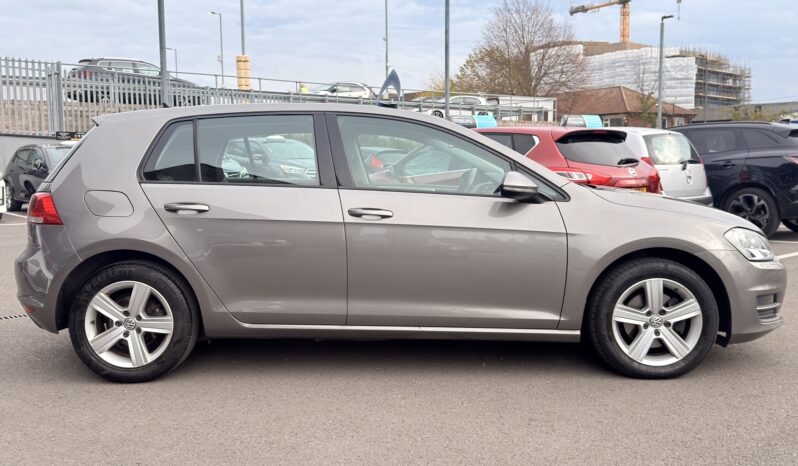 
								2016 Volkswagen Golf full									