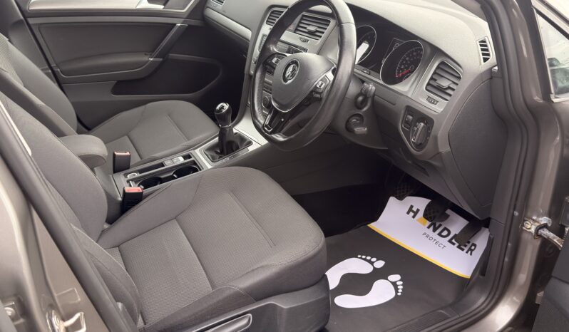 
								2016 Volkswagen Golf full									