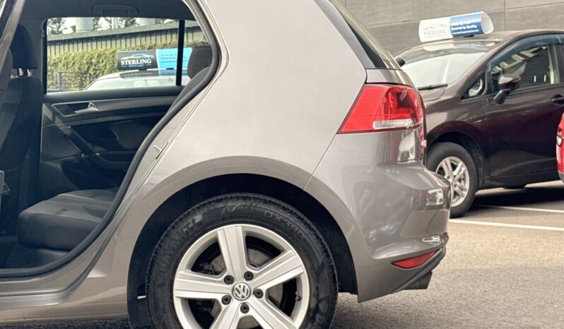 
								2016 Volkswagen Golf full									