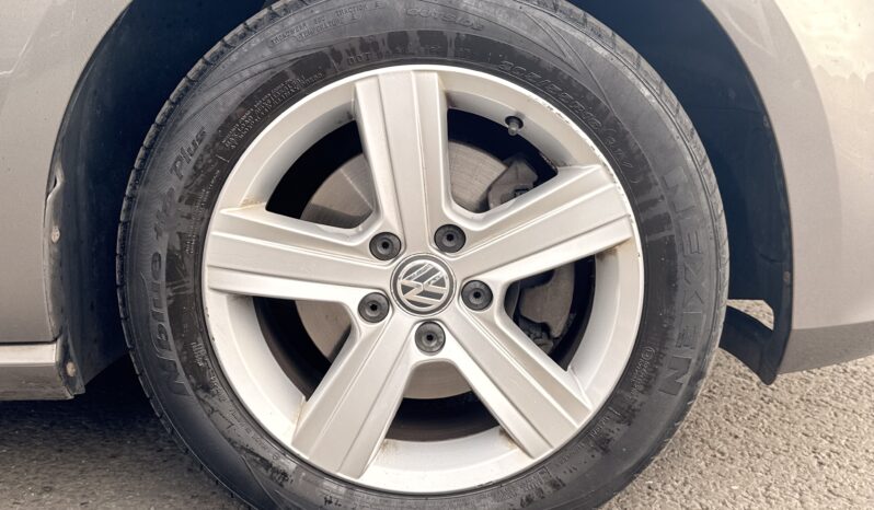 
								2016 Volkswagen Golf full									