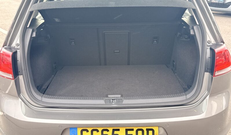 
								2016 Volkswagen Golf full									