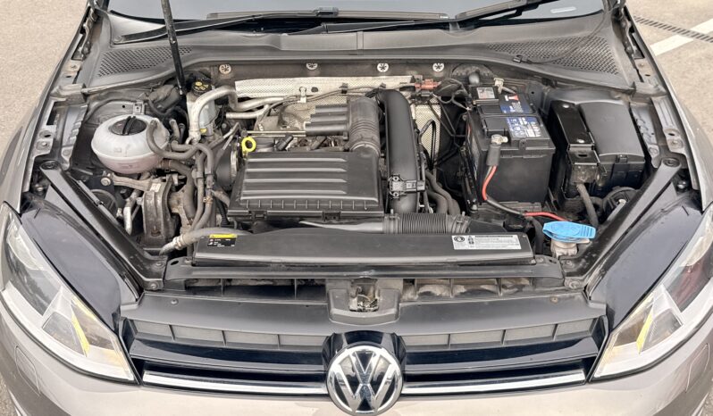 
								2016 Volkswagen Golf full									