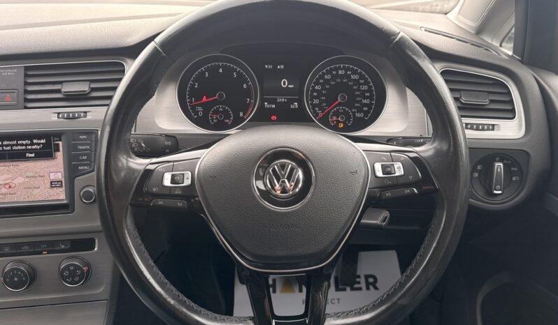 
								2016 Volkswagen Golf full									