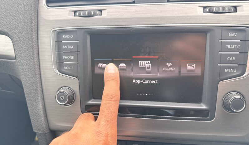 
								2016 Volkswagen Golf full									