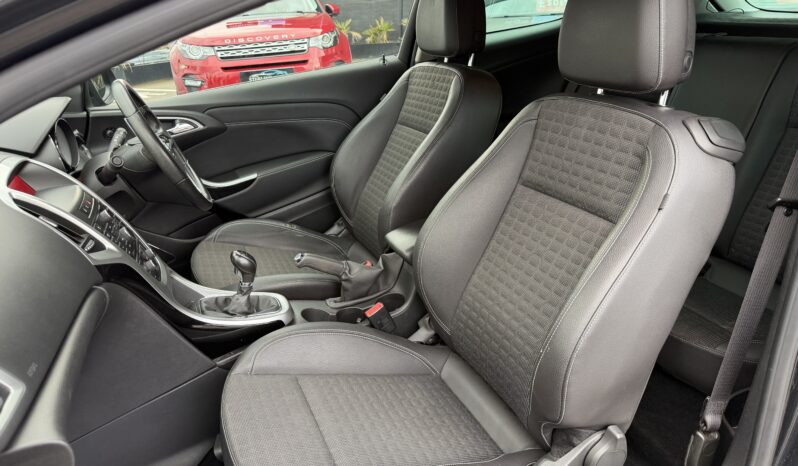 
								2013 Vauxhall Astra GTC full									
