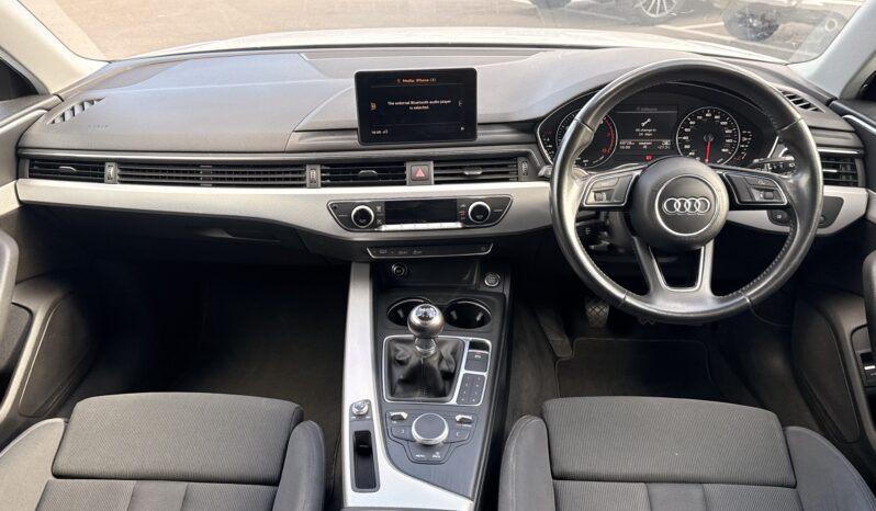 
								2016 Audi A4 Avant full									