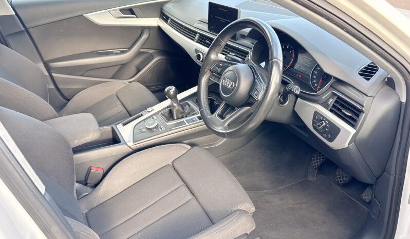 
								2016 Audi A4 Avant full									
