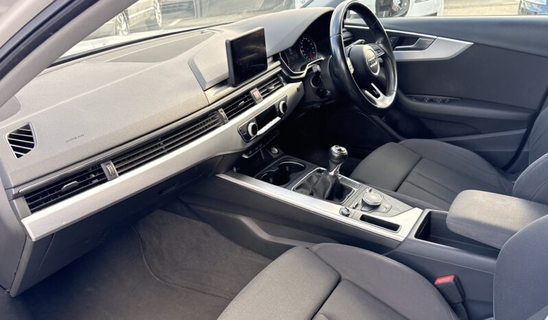 
								2016 Audi A4 Avant full									