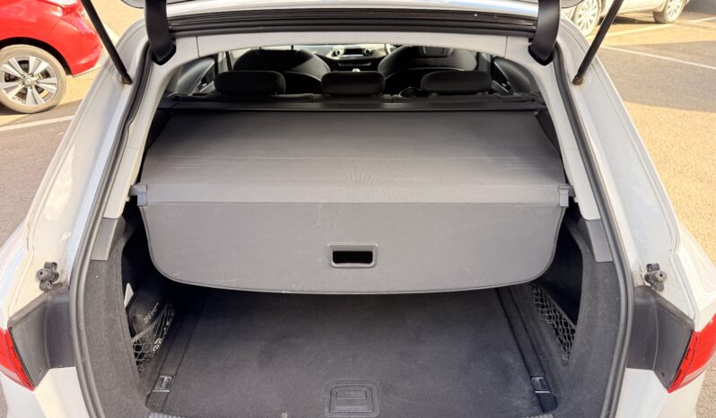 
								2016 Audi A4 Avant full									