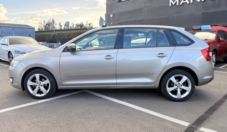 
								2016 Skoda Rapid Spaceback full									