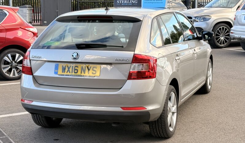 
								2016 Skoda Rapid Spaceback full									