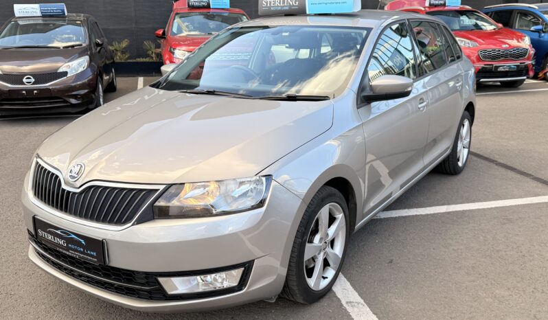 
								2016 Skoda Rapid Spaceback full									