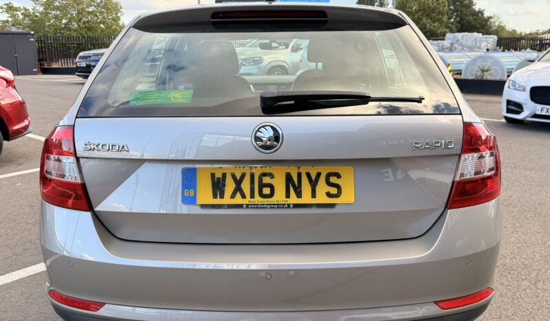 
								2016 Skoda Rapid Spaceback full									