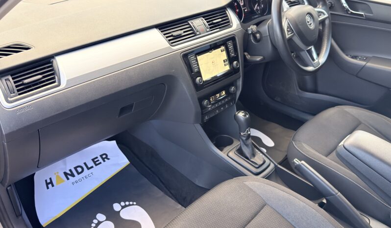 
								2016 Skoda Rapid Spaceback full									