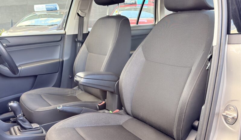 
								2016 Skoda Rapid Spaceback full									