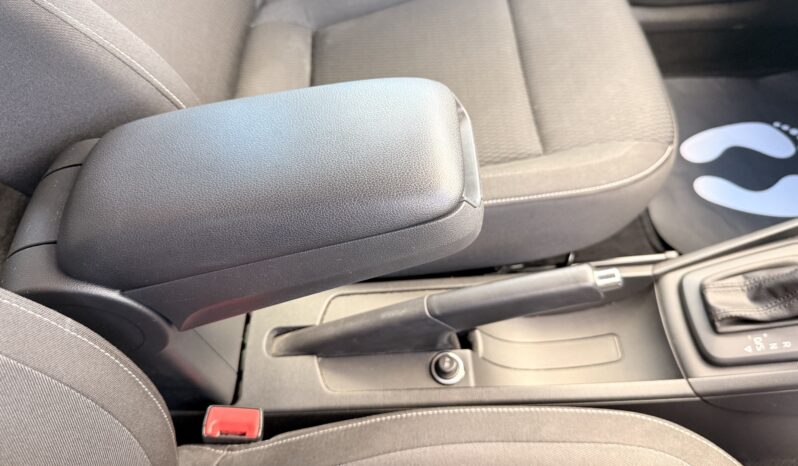 
								2016 Skoda Rapid Spaceback full									