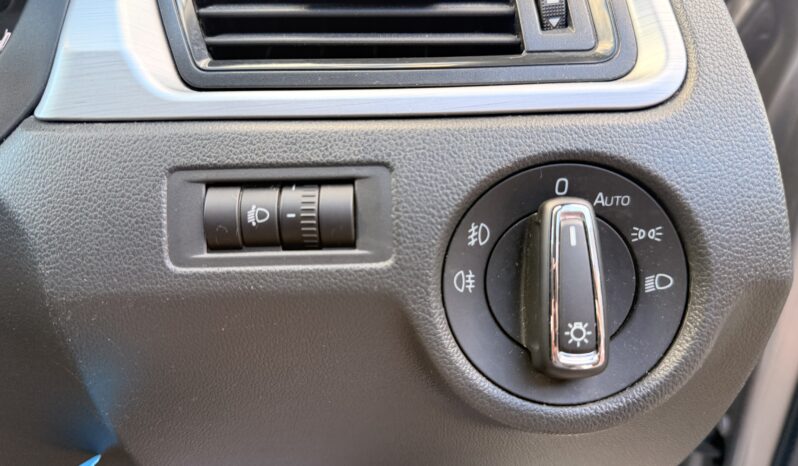 
								2016 Skoda Rapid Spaceback full									