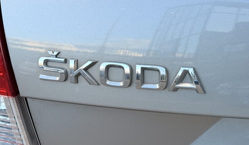 
								2016 Skoda Rapid Spaceback full									