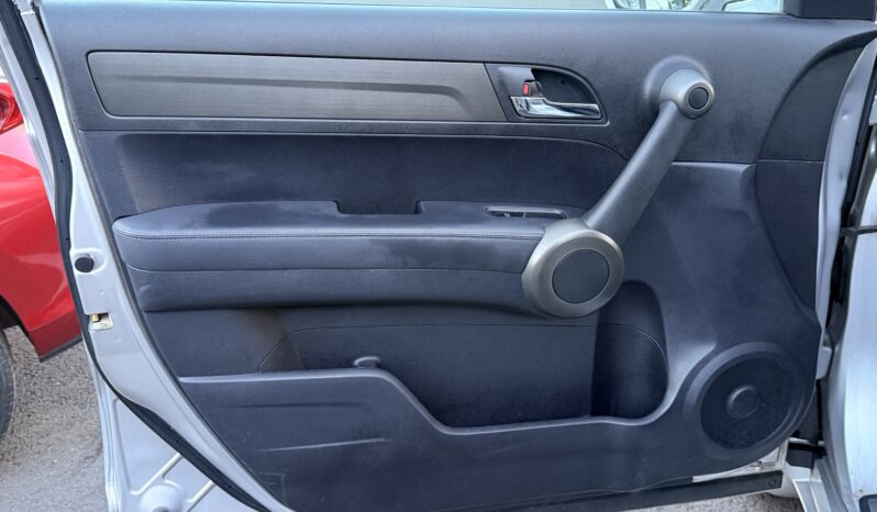 
								Honda CR-V full									