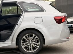 
										2017 Toyota Avensis full									