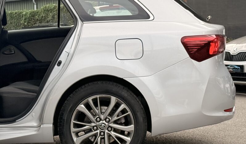 
								2017 Toyota Avensis full									