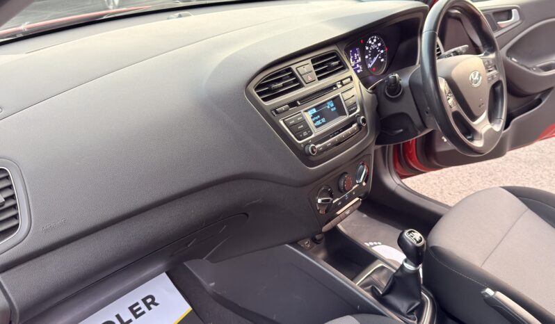 
								2016 Hyunai i20 full									